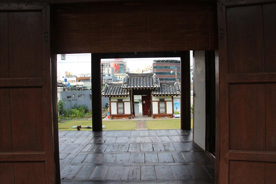 Former Guamseowon Hanok Guesthouse Тэгу Экстерьер фото