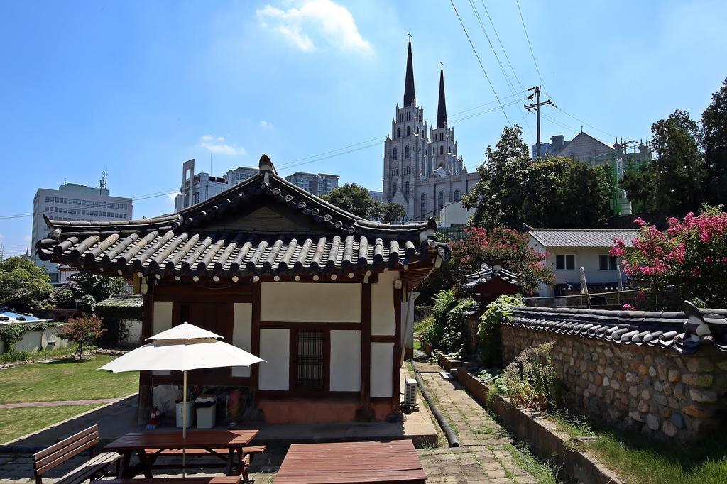 Former Guamseowon Hanok Guesthouse Тэгу Экстерьер фото