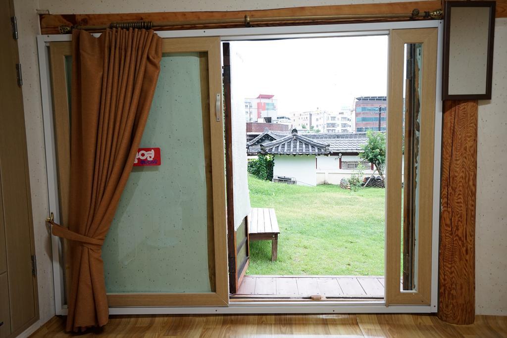 Former Guamseowon Hanok Guesthouse Тэгу Экстерьер фото