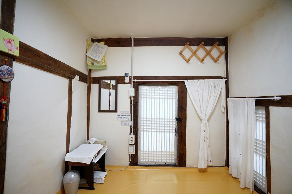 Former Guamseowon Hanok Guesthouse Тэгу Экстерьер фото