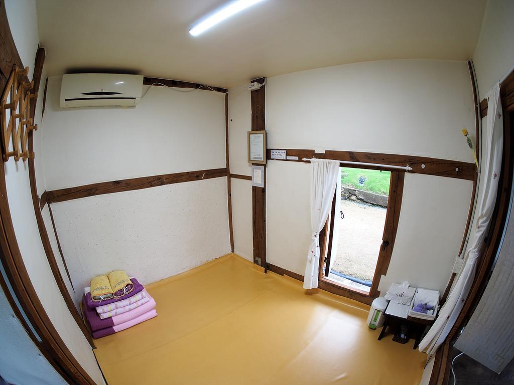 Former Guamseowon Hanok Guesthouse Тэгу Экстерьер фото